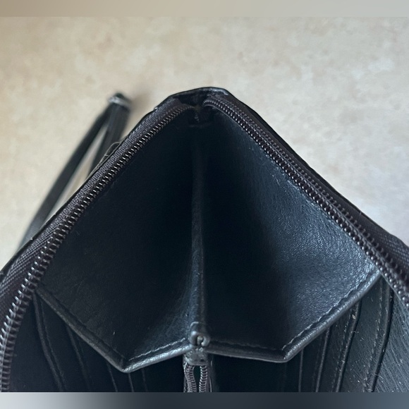 Women’s theSak Phone Wallet Black Pyrite Leather Women's Wallet Crossbody Purse - Picture 8 of 15